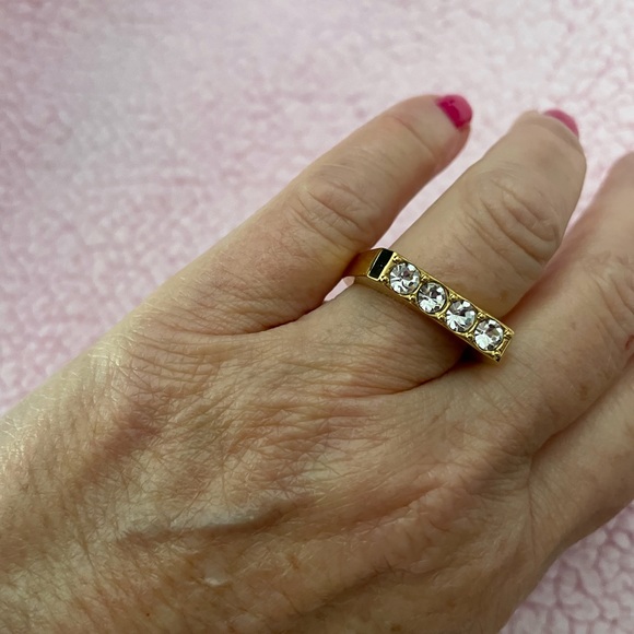 Crystal Ring Set Clear Crystals Size 8 - Picture 12 of 15